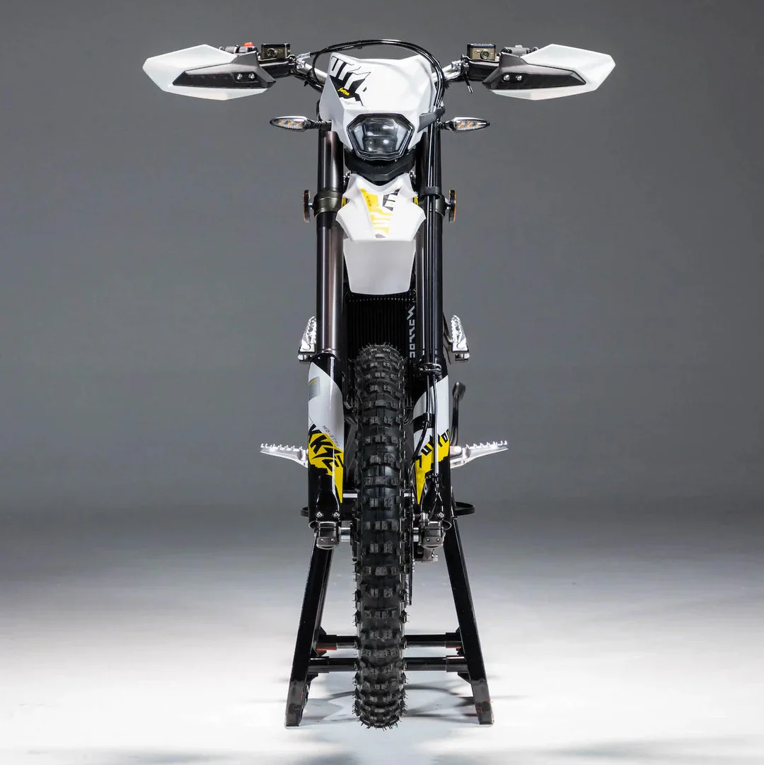 2025 Surron Ultra Bee electric dirt bike with 74V battery and premium off-road suspension 2025 Surron Ultra Bee electric dirt bike with 74V battery and premium off-road suspension